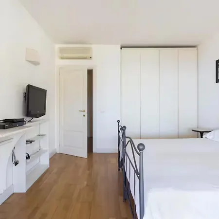 Panoramic In تاورمينا