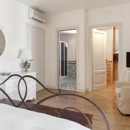 Panoramic In تاورمينا