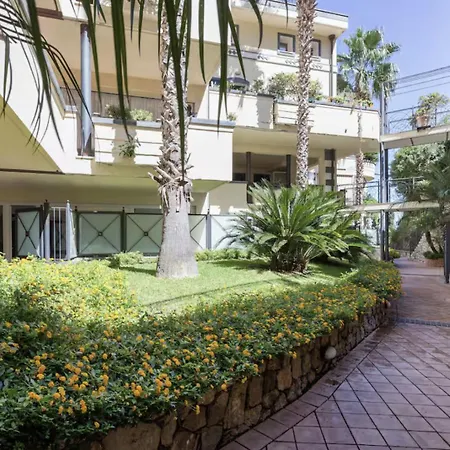 Panoramic Apartment In Taormina