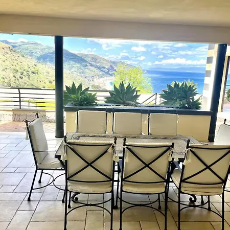 Panoramic Apartment In Taormina